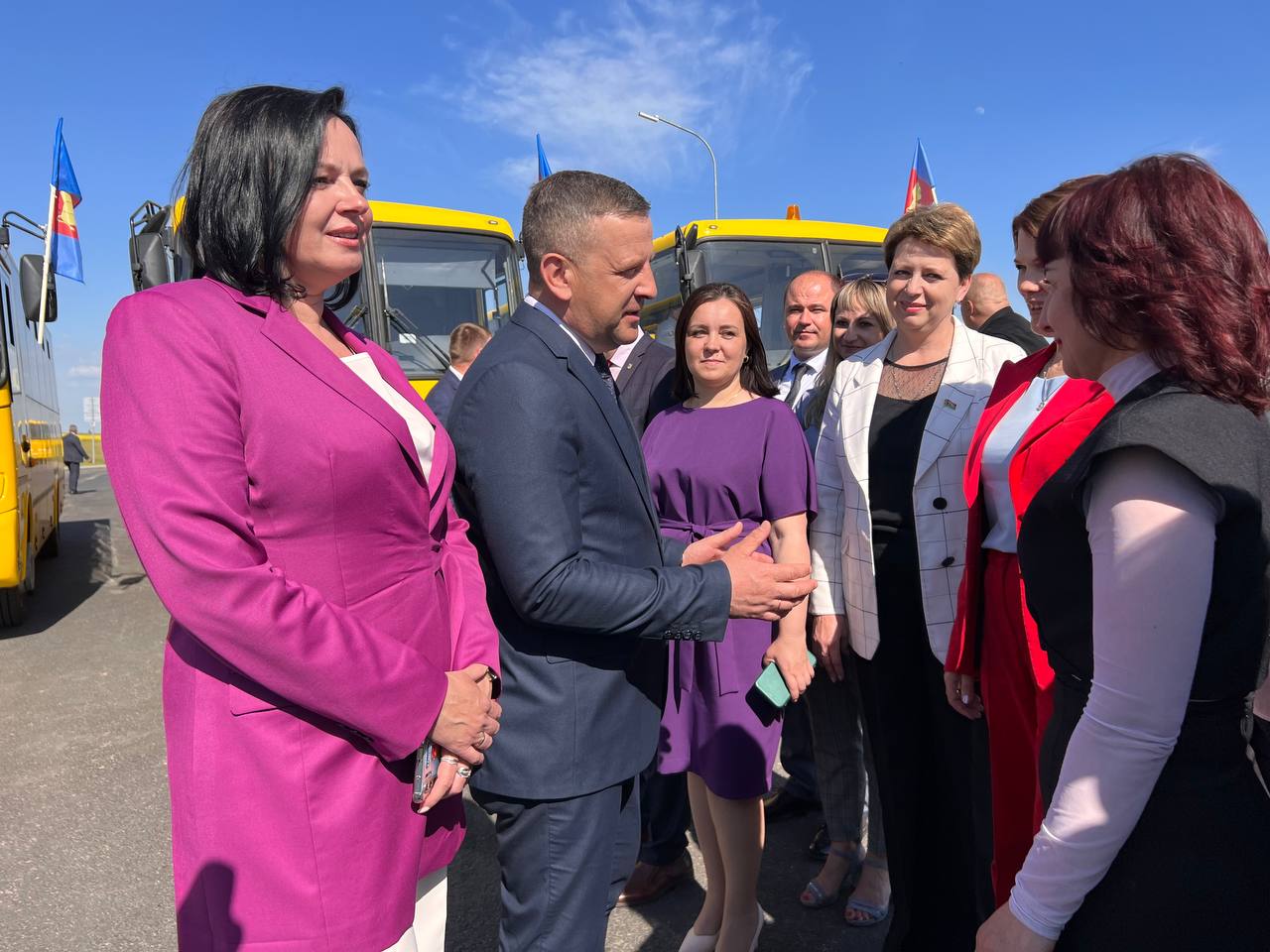 Брестская область получила 25 новых школьных автобусов