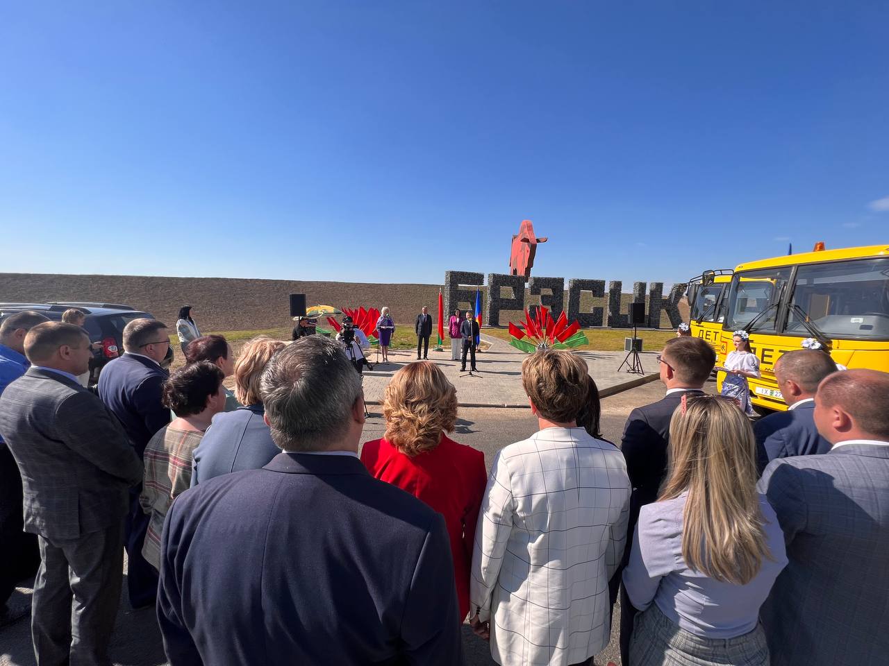 Брестская область получила 25 новых школьных автобусов