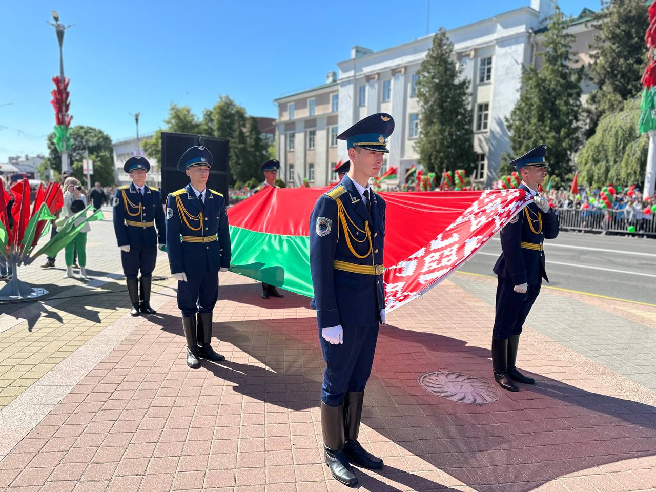 День Государственного флага, Государственного герба и Государственного гимна празднуют в Бресте