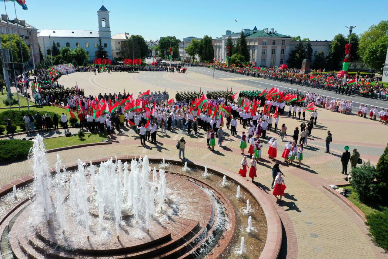 День Государственного флага, Государственного герба и Государственного гимна празднуют в Бресте