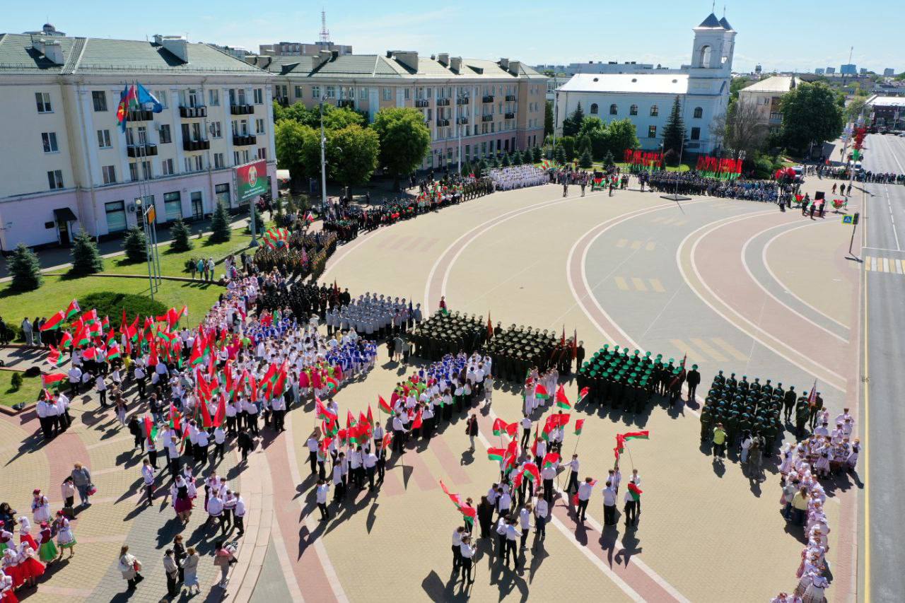 День Государственного флага, Государственного герба и Государственного гимна празднуют в Бресте