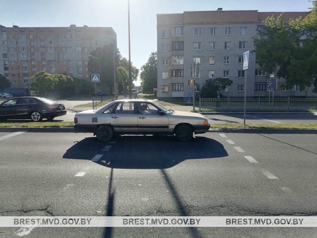 В Бресте водитель Audi сбила 11-летнюю девочку 