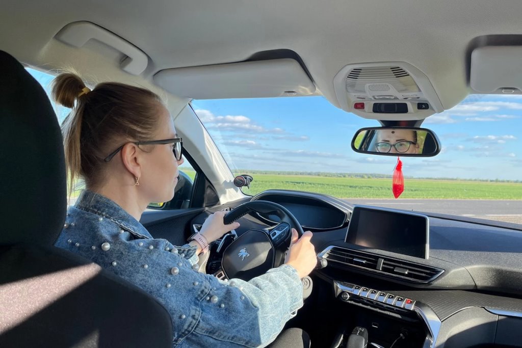 Автоледи из Ганцевичей рассказала, чем ей приглянулся Peugeot 3008