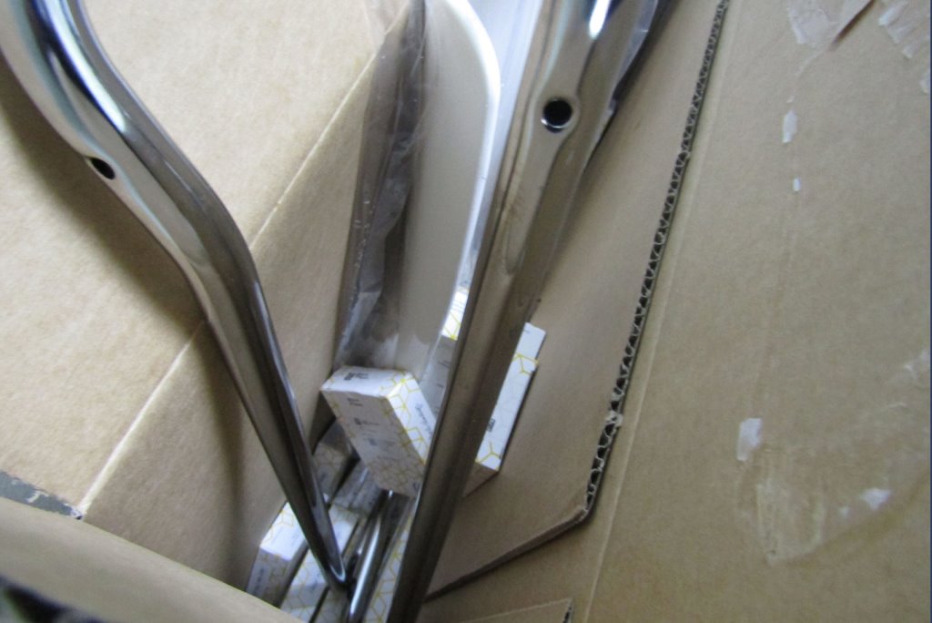 Белорус спрятал среди покупок магниты для слуховых аппаратов и поехал через «зеленый коридор». Его ждут конфискация и штраф