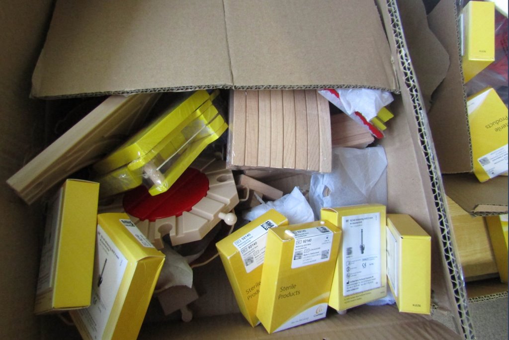 Белорус спрятал среди покупок магниты для слуховых аппаратов и поехал через «зеленый коридор». Его ждут конфискация и штраф