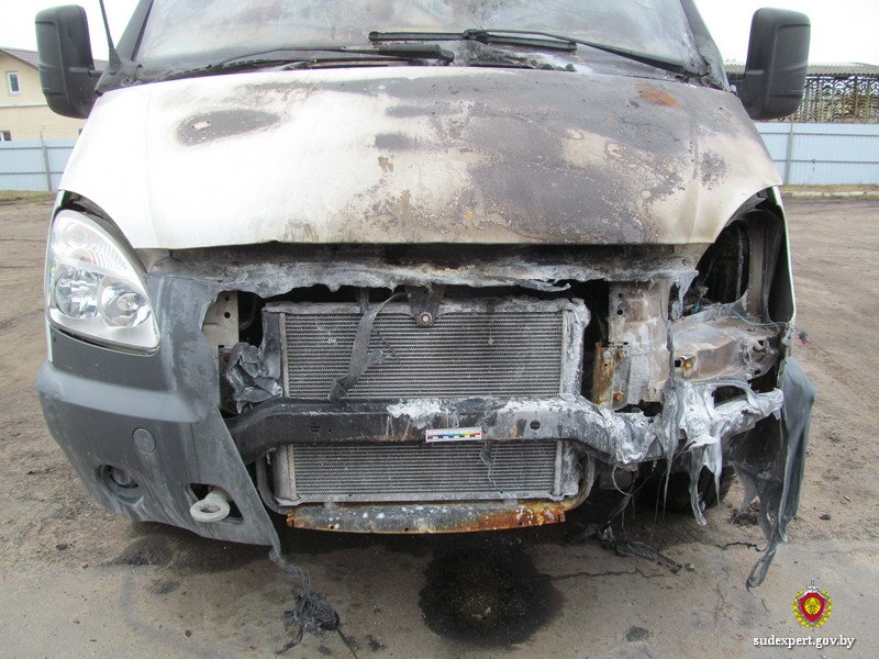 Машина белоруски загорелась сразу после обслуживания в автосервисе. Эксперты выяснили, кто виноват