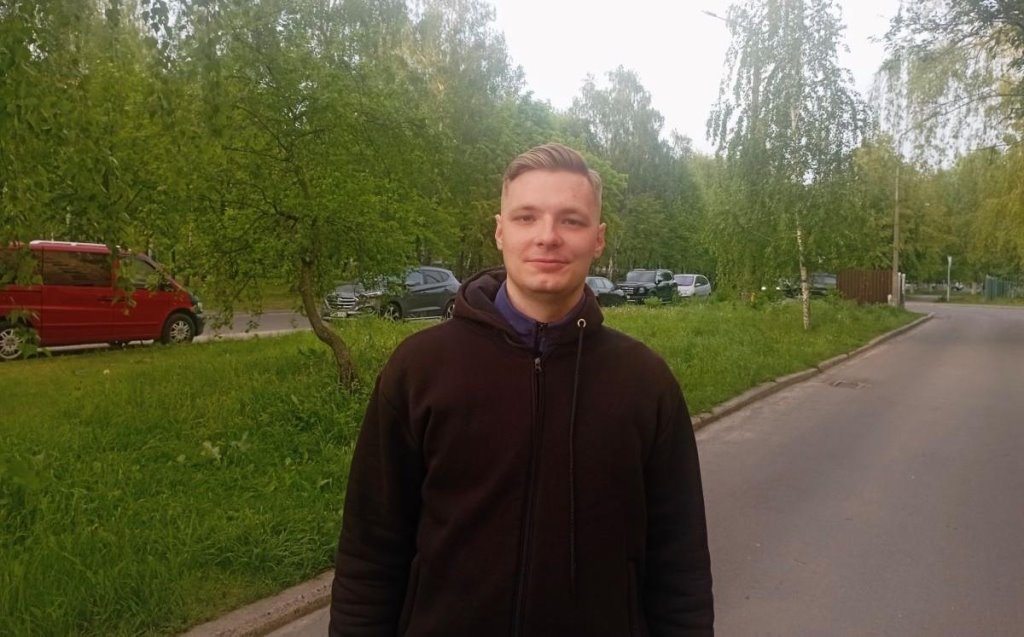 Пололи морковку и клеили гербарии – белорусы вспомнили о первых заработанных деньгах