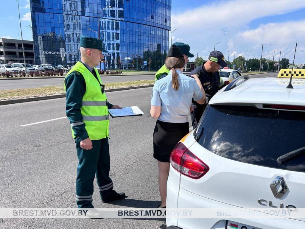 В Бресте провели рейд по машинам такси. Какие были нарушения?