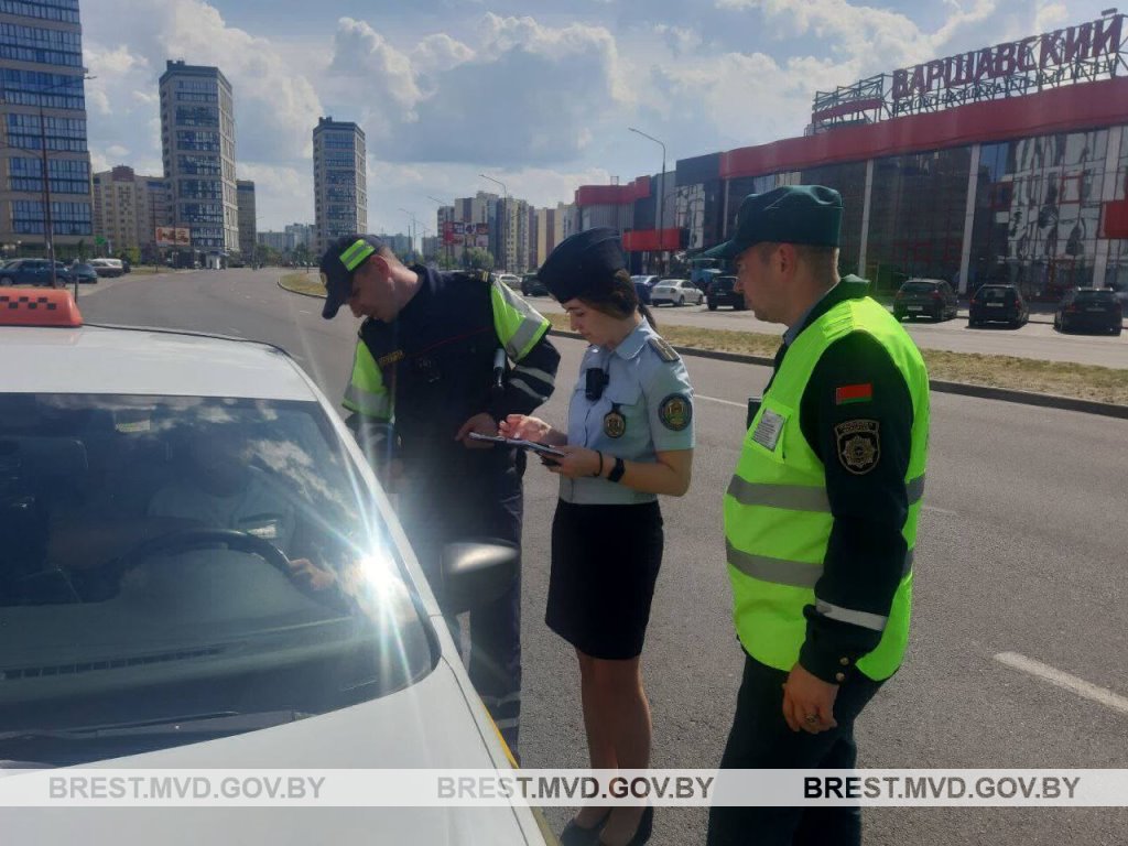В Бресте провели рейд по машинам такси. Какие были нарушения?