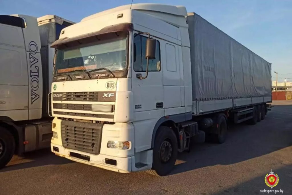 Случайный попутчик обокрал дальнобойщика – его нашли по пальцу руки