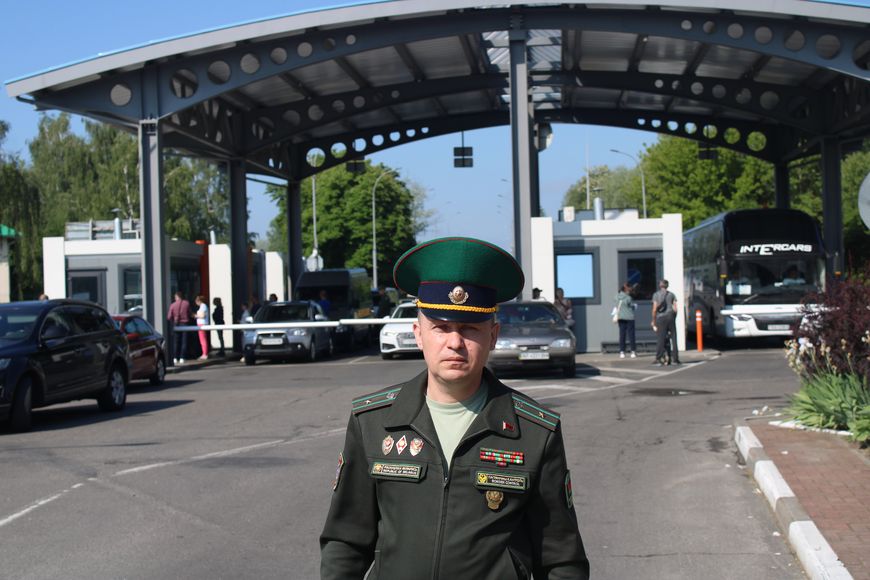 «Непросто, но интересно». Пограничники рассказали о службе в пункте пропуска «Брест»