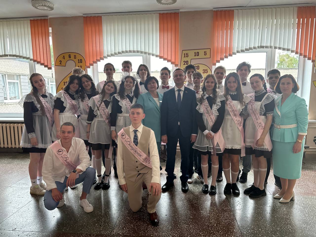 Последний звонок прозвенел в школах Бреста