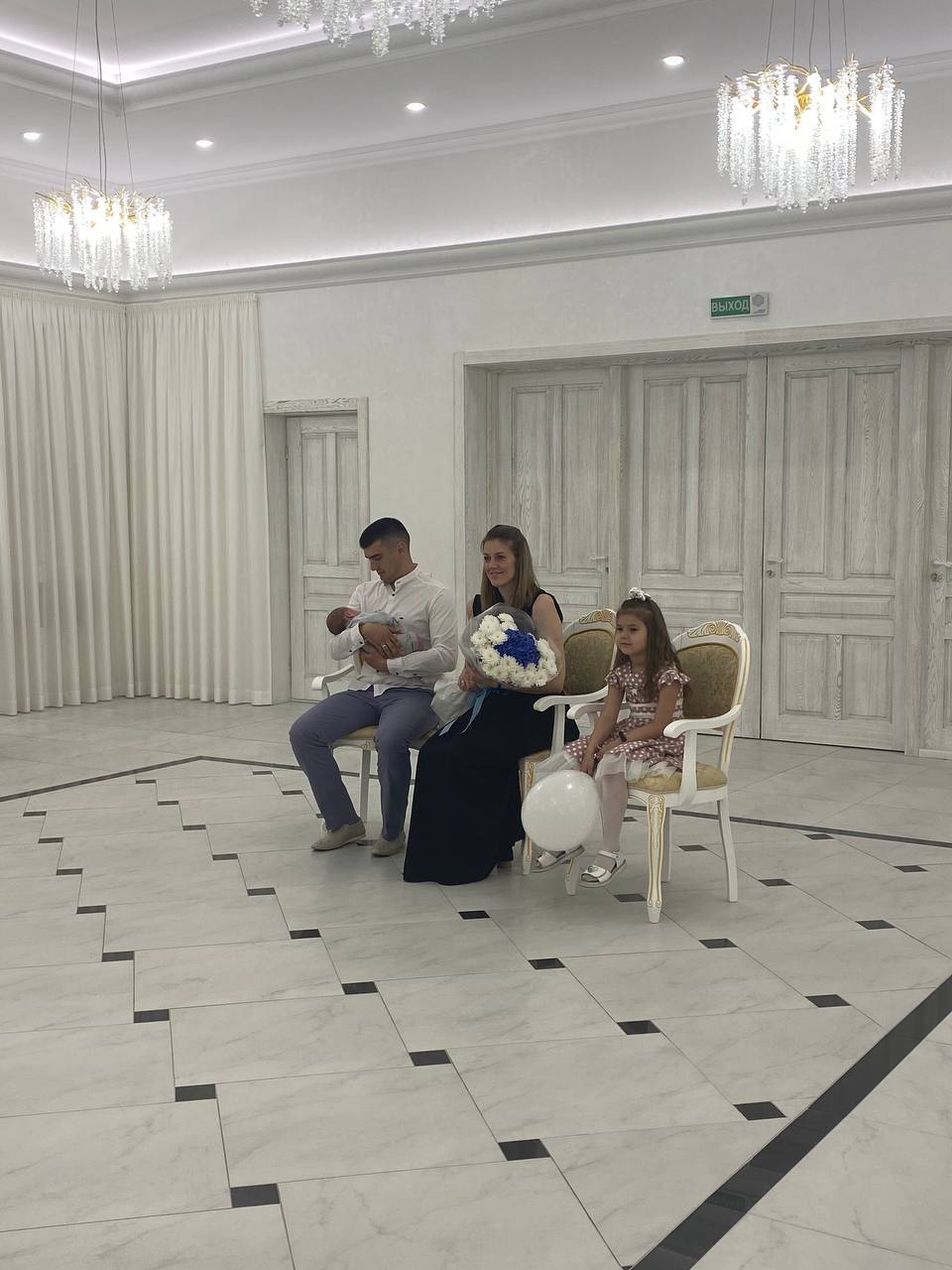 В Бресте в День защиты детей торжественно зарегистрировали рождение ребенка