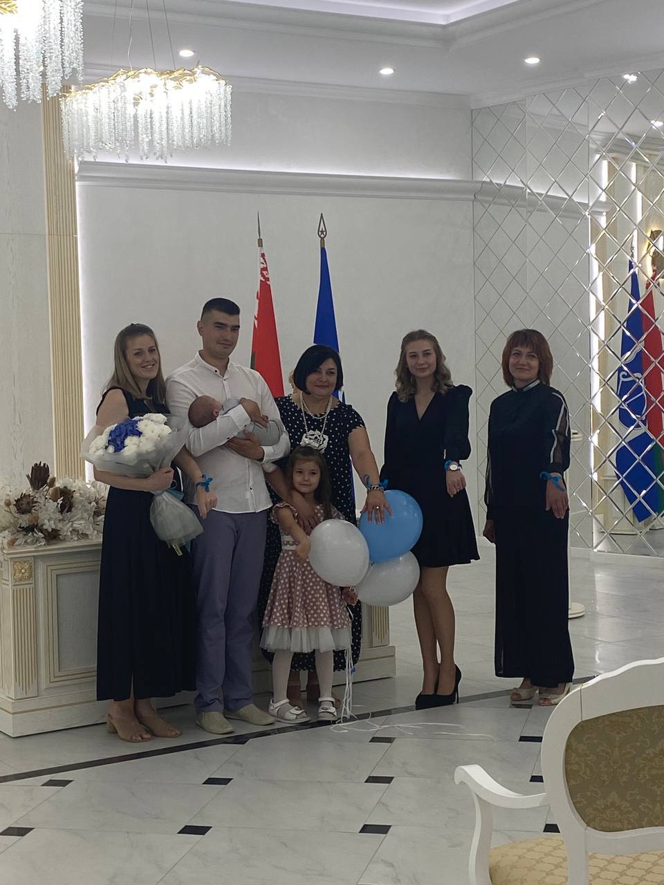 В Бресте в День защиты детей торжественно зарегистрировали рождение ребенка