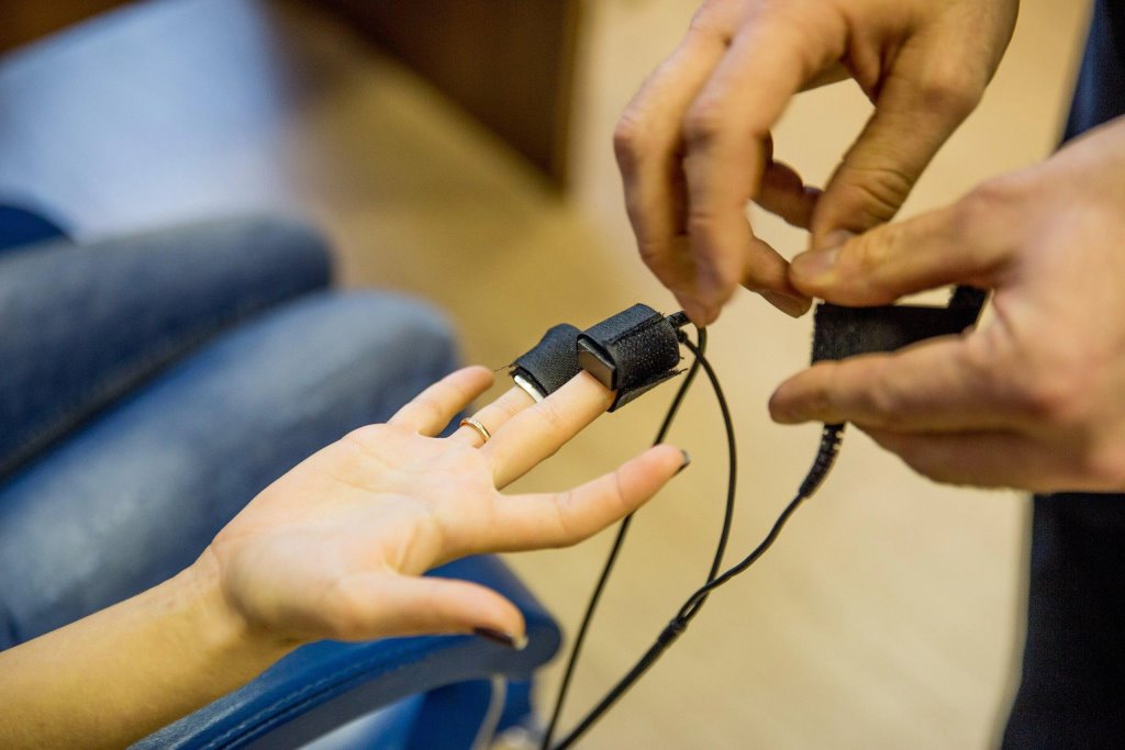 В Беларуси сеть магазинов решила проверить работников на полиграфе. Но так нельзя