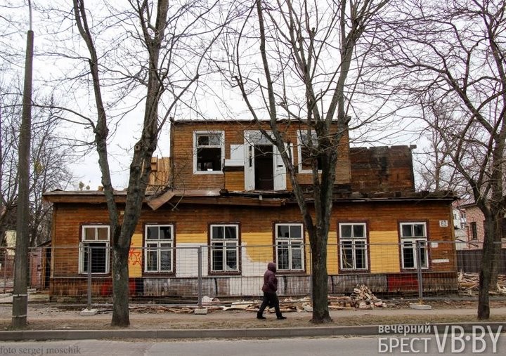 Сносят дом по ул. Карбышева в Бресте