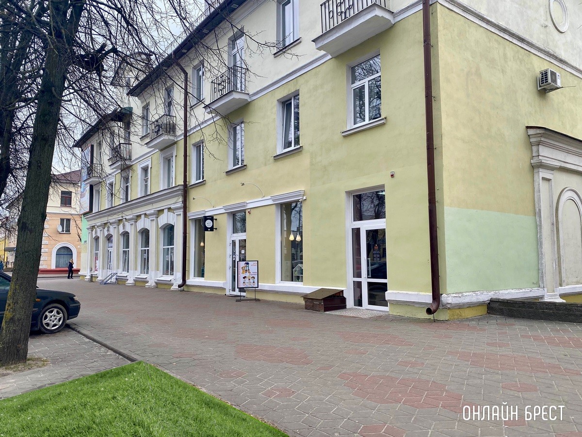 Новый магазин «KIVI» в Бресте на Мицкевича. Модная женская и мужская одежда известных брендов