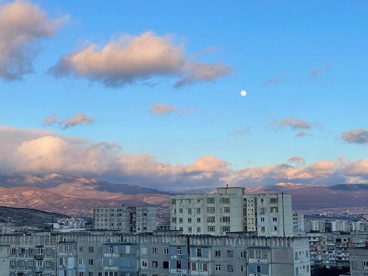 «Ситуация близка к коллапсу». Улетевшие в Грузию белорусы рассказали, сколько сейчас стоит снять квартиру в Тбилиси