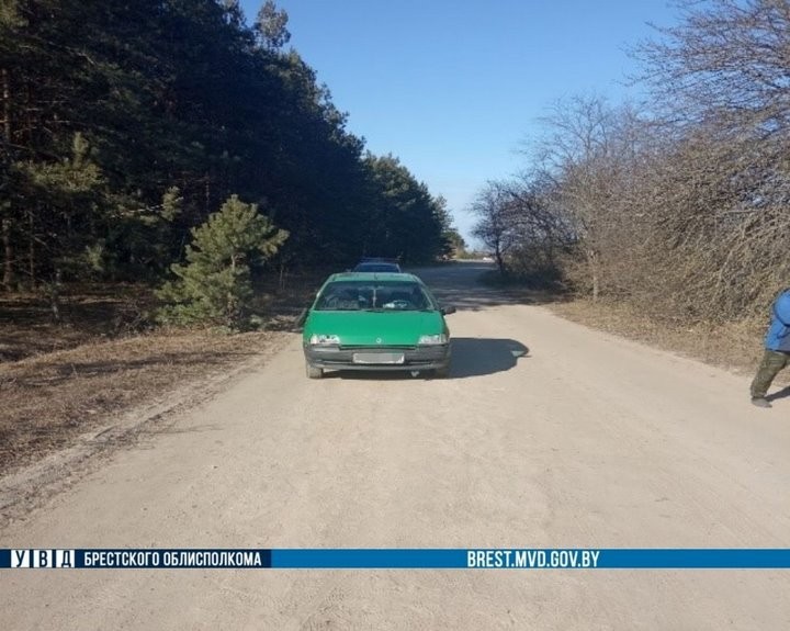 В Брестской области сбили пешехода с велосипедом в руках