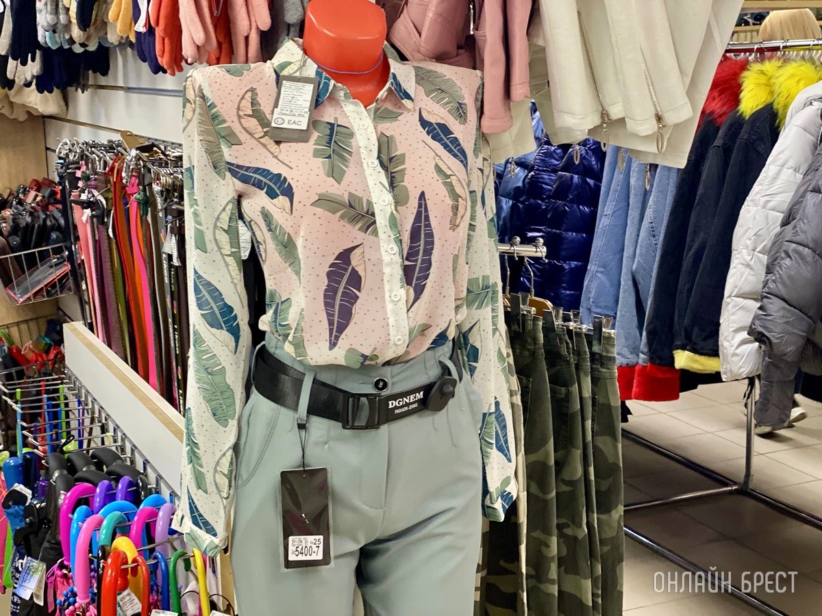 Брестчане, спешите за покупками! В большом магазине «МЕЧТА» новое поступление весенней одежды и обуви для всей семьи