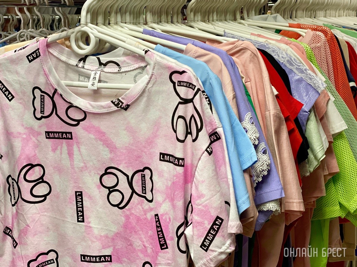 Брестчане, спешите за покупками! В большом магазине «МЕЧТА» новое поступление весенней одежды и обуви для всей семьи