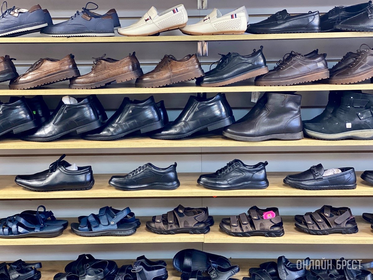 Брестчане, спешите за покупками! В большом магазине «МЕЧТА» новое поступление весенней одежды и обуви для всей семьи