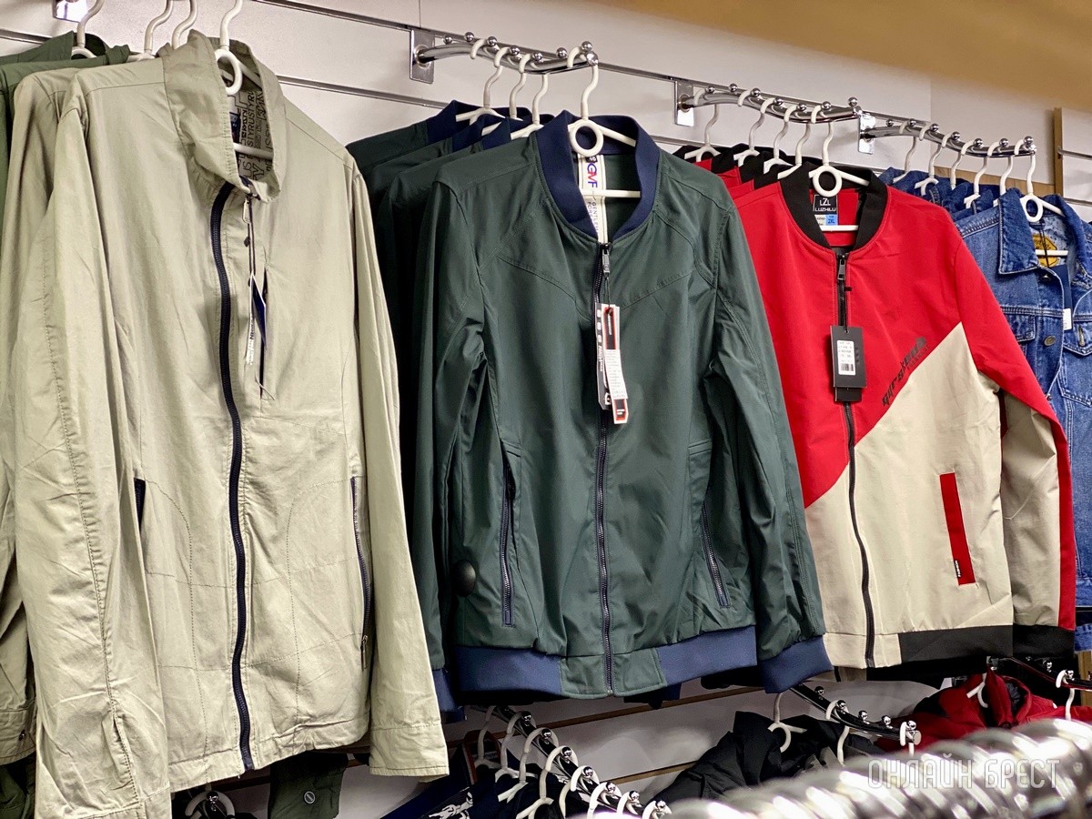 Брестчане, спешите за покупками! В большом магазине «МЕЧТА» новое поступление весенней одежды и обуви для всей семьи