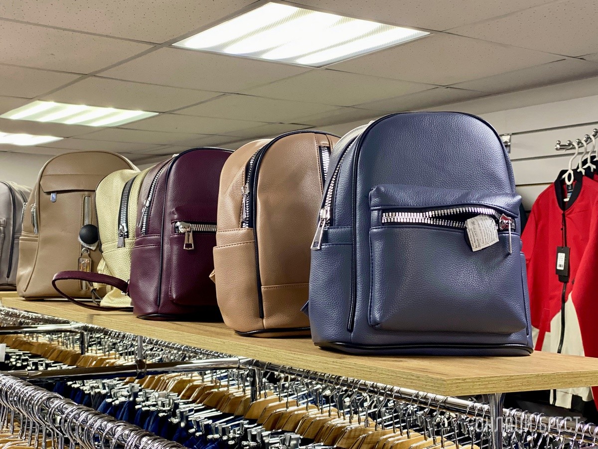 Брестчане, спешите за покупками! В большом магазине «МЕЧТА» новое поступление весенней одежды и обуви для всей семьи