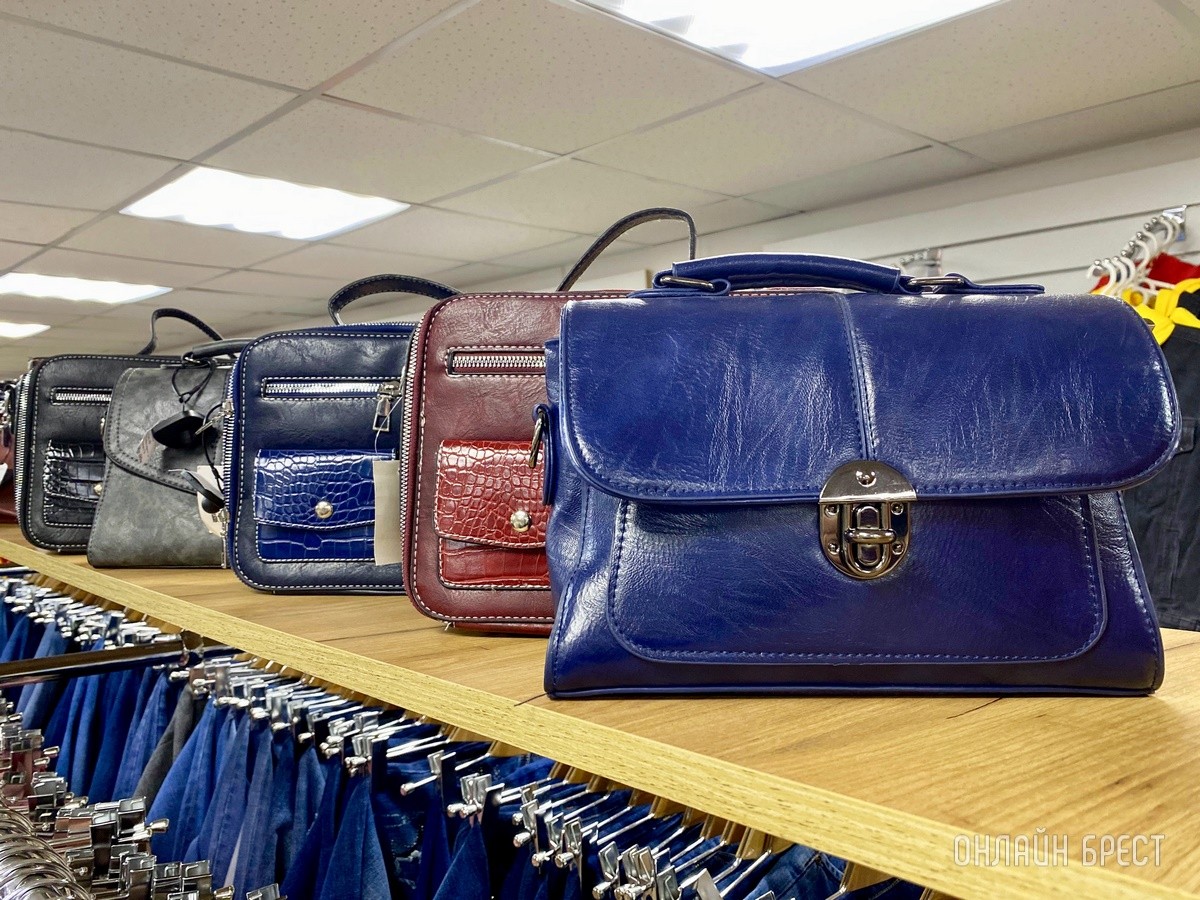 Брестчане, спешите за покупками! В большом магазине «МЕЧТА» новое поступление весенней одежды и обуви для всей семьи