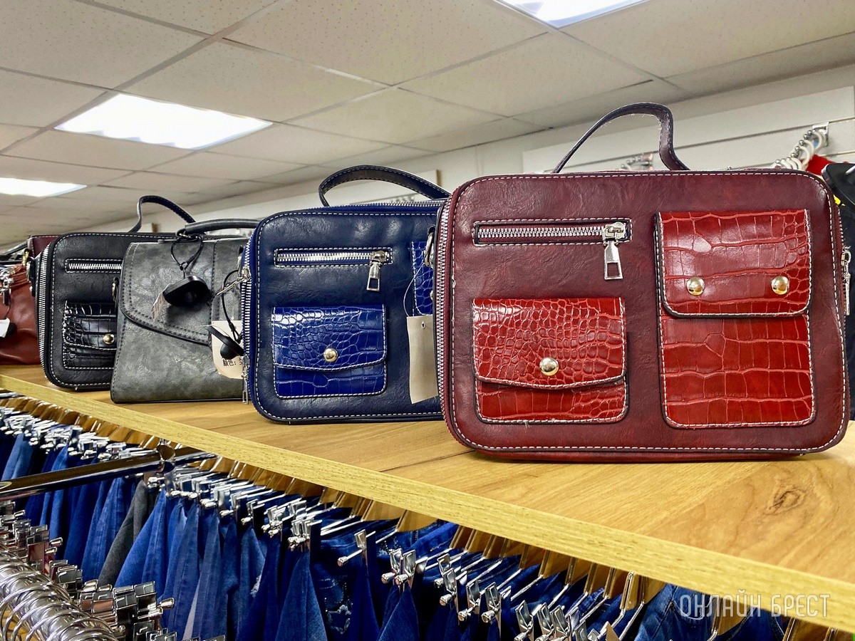 Брестчане, спешите за покупками! В большом магазине «МЕЧТА» новое поступление весенней одежды и обуви для всей семьи