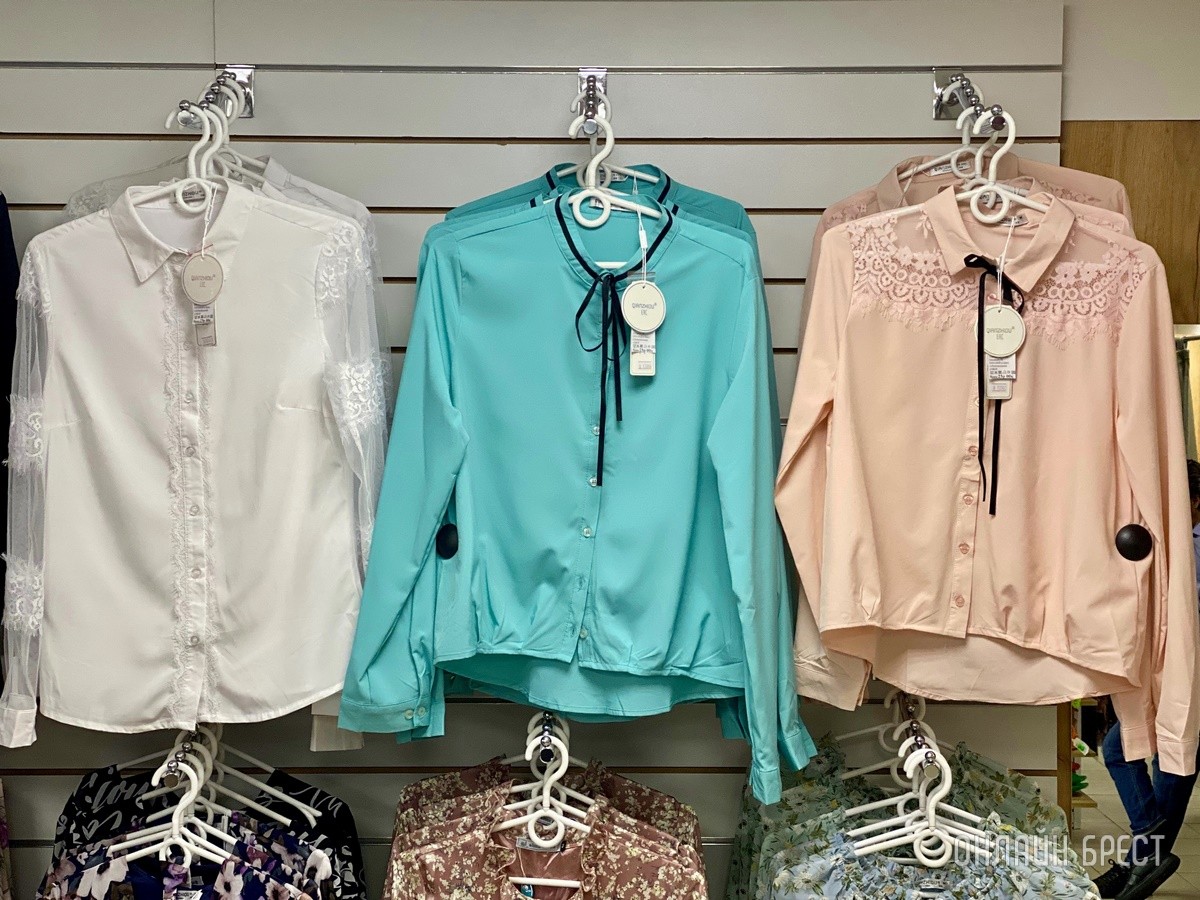 Брестчане, спешите за покупками! В большом магазине «МЕЧТА» новое поступление весенней одежды и обуви для всей семьи