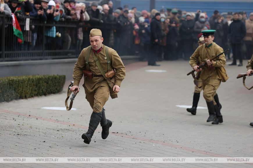 В Бресте реконструировали оборону ж/д вокзала и открыли мемориальную доску