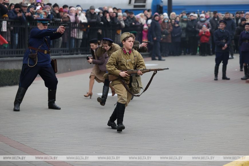 В Бресте реконструировали оборону ж/д вокзала и открыли мемориальную доску