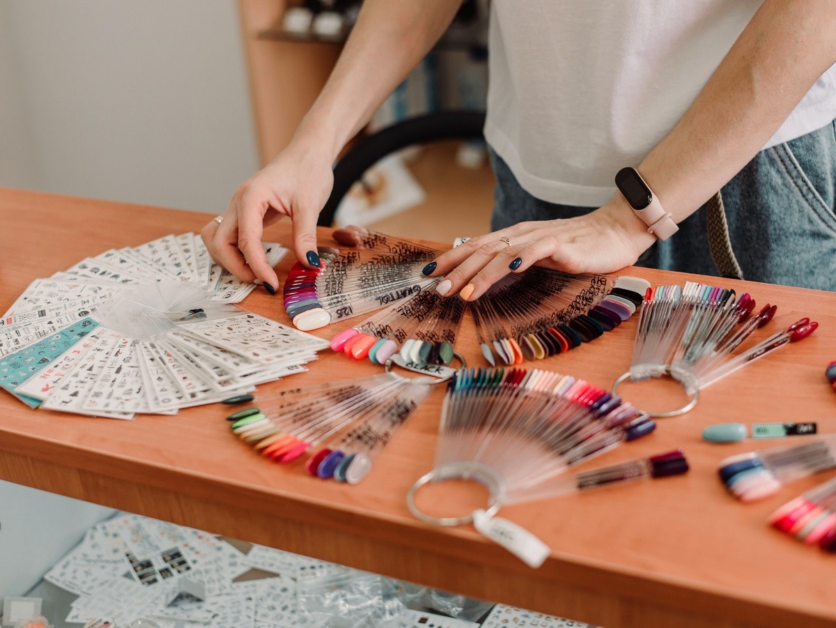 Они цены не поднимают, а дарят скидки! Студия маникюра «GANINA.NAILS» и магазин ногтевого сервиса «PTICA NAIL SHOP» в центре Бреста