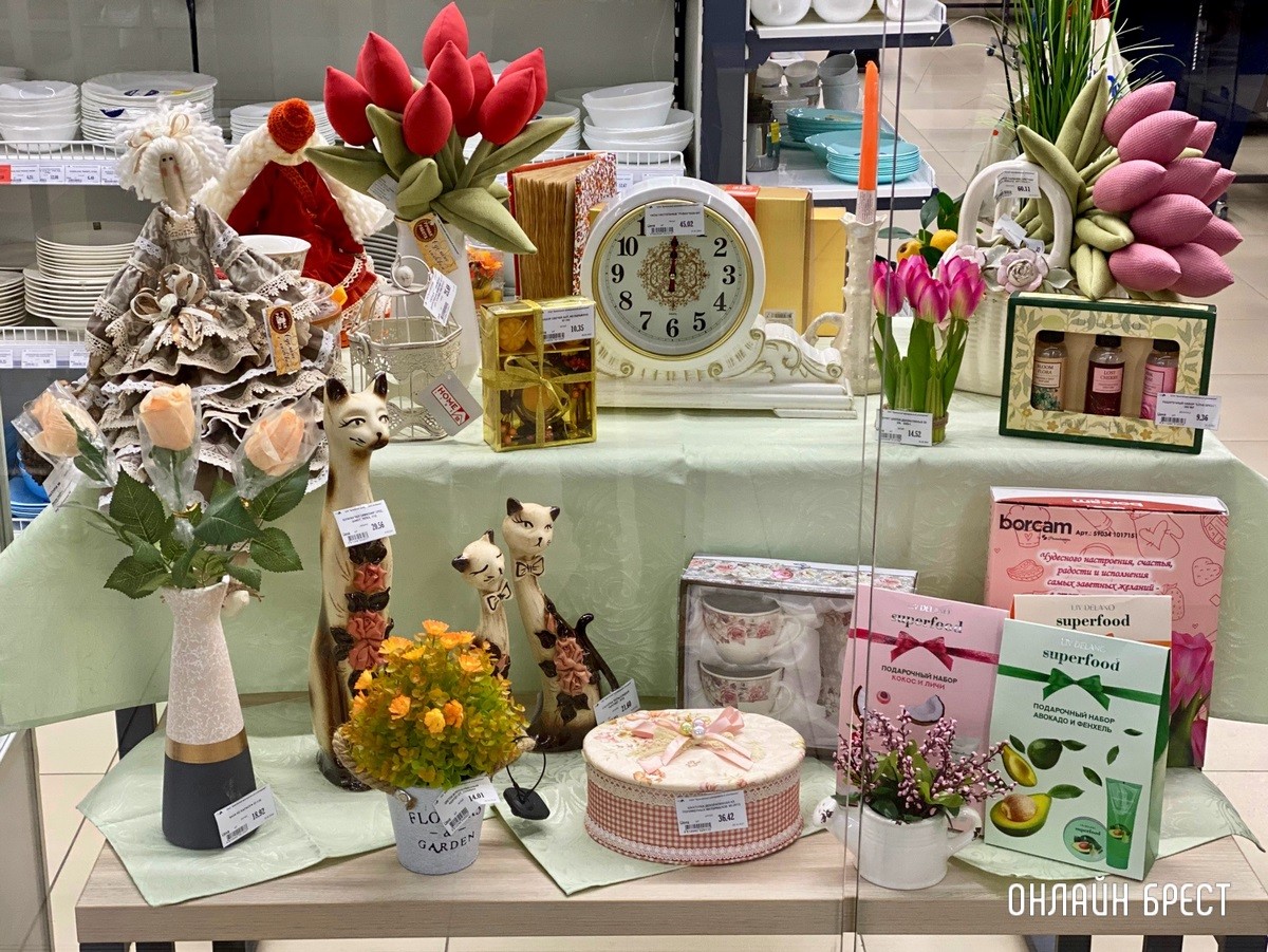 Скидки до 30%! На третьем этаже брестского «ЦУМа» большой выбор подарков для любимых к 8 марта