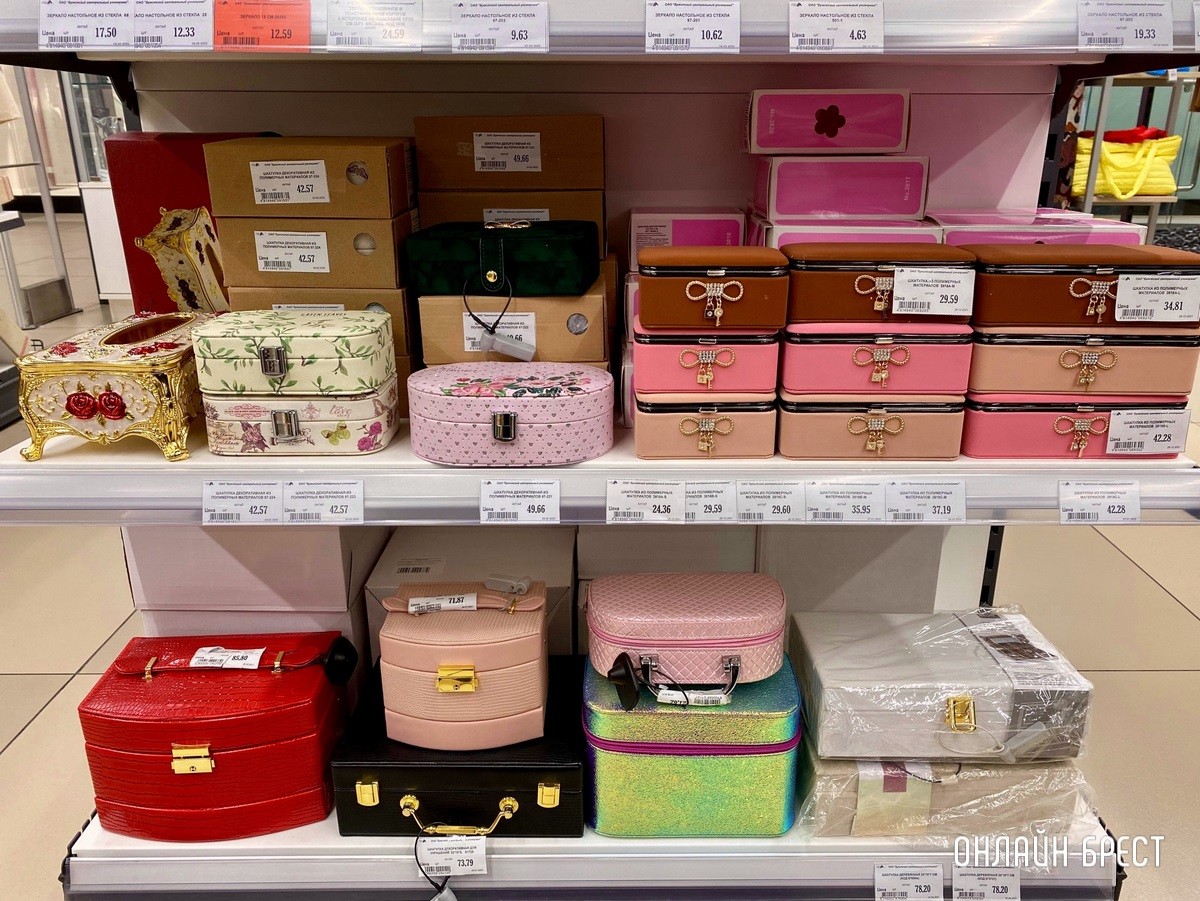 Скидки до 30%! На третьем этаже брестского «ЦУМа» большой выбор подарков для любимых к 8 марта