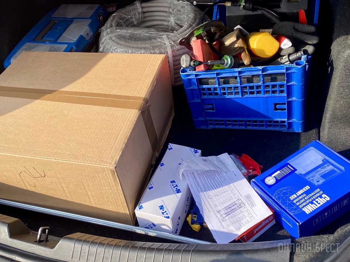 Дед Мороз не улетел и удерживает цены в магазине «Вся Электрика», на Пушкинской в Бресте