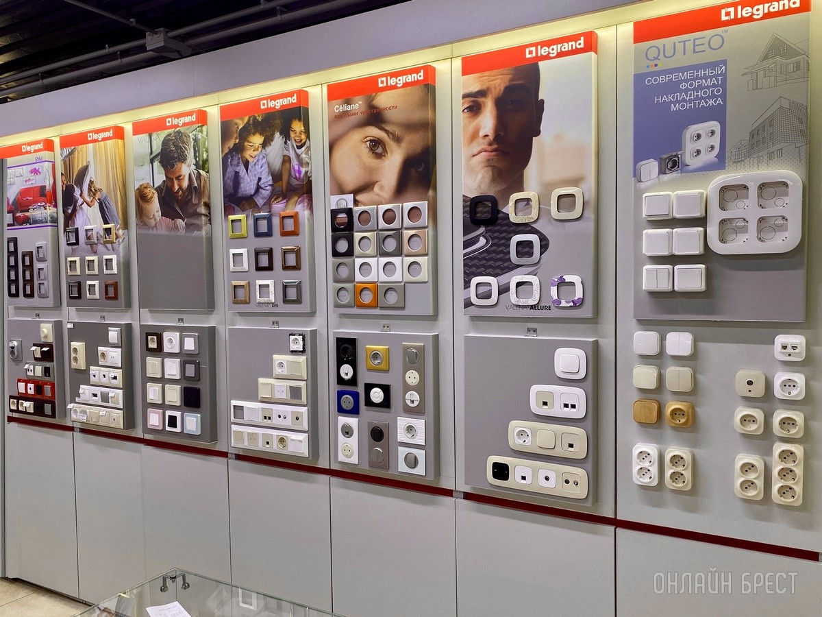 Дед Мороз не улетел и удерживает цены в магазине «Вся Электрика», на Пушкинской в Бресте