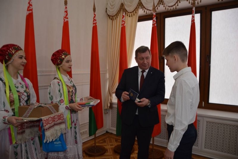 В Бресте состоялась церемония вручения паспортов гражданина Республики Беларусь учащимся учреждений образования города