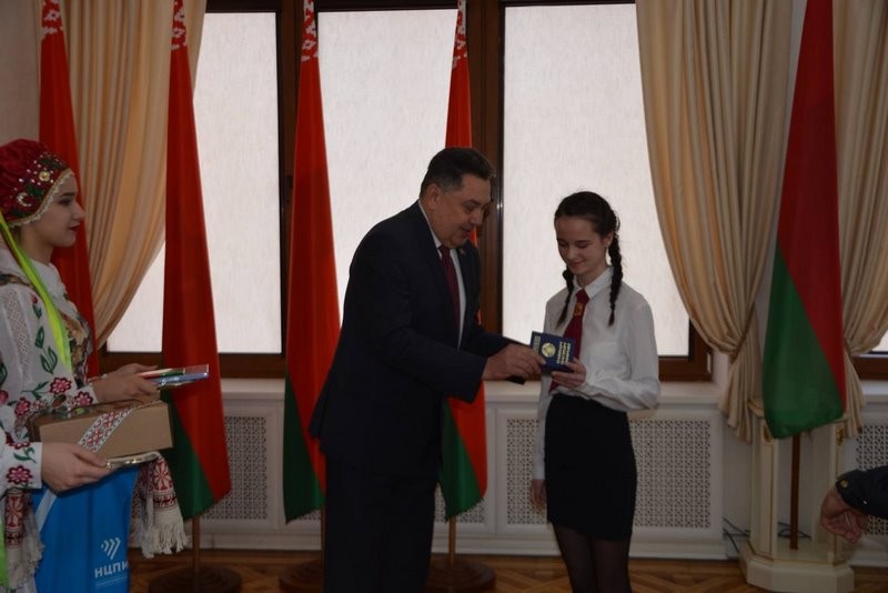 В Бресте состоялась церемония вручения паспортов гражданина Республики Беларусь учащимся учреждений образования города