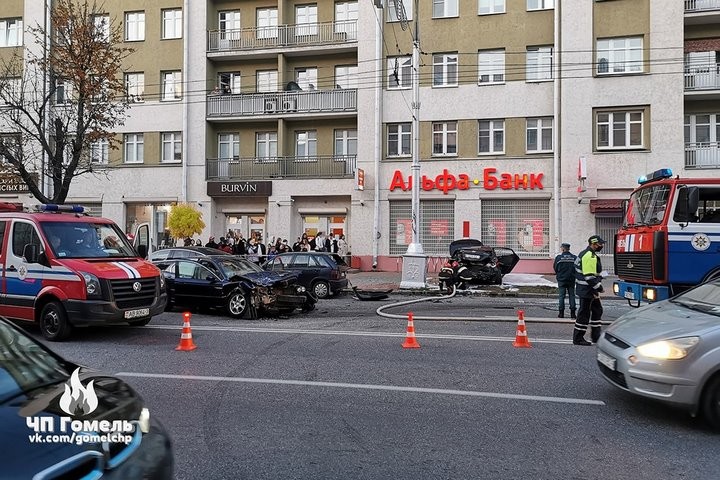 Камера засняла момент аварии с Jaguar в Гомеле. Водителя осудили