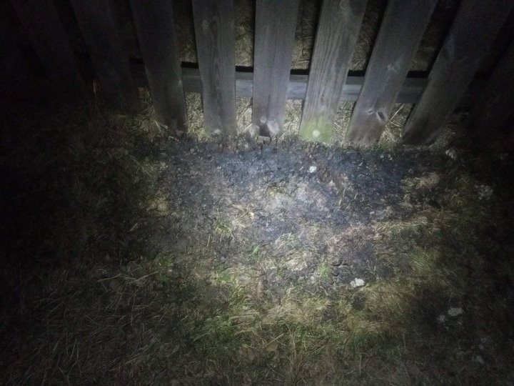 «Закурил, уснул, загорелась трава, получил ожоги»: мужчина получил ожоги от упавшего в сухую траву окурка