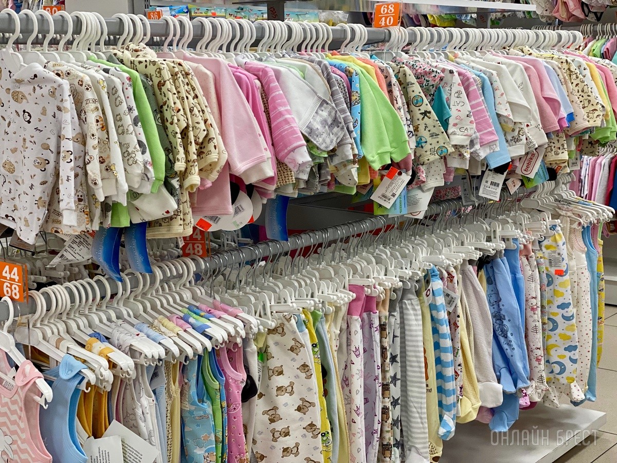 Ребрендинг брестского «Детского мира» на Советской: новый логотип и еще больше стильной одежды, забавных игрушек, школьной канцелярии