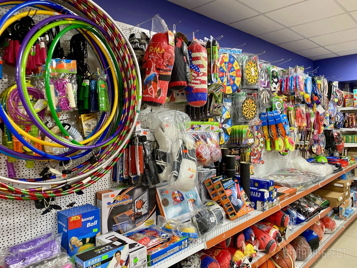 Ребрендинг брестского «Детского мира» на Советской: новый логотип и еще больше стильной одежды, забавных игрушек, школьной канцелярии