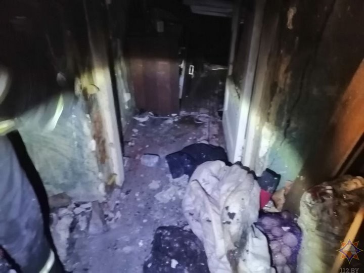 В МЧС рассказали о спасении шестерых человек при пожаре в Пинске