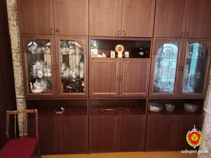 Житель Бреста наткнулся на спрятанные $3000 в доме пенсионерки. Что было дальше