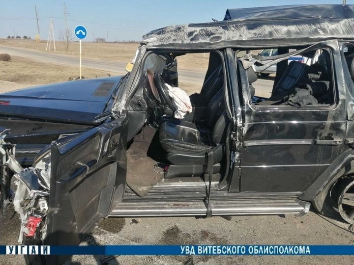 В Витебской области опрокинулся Gelandewagen. Появилось видео спасения 94-летнего водителя