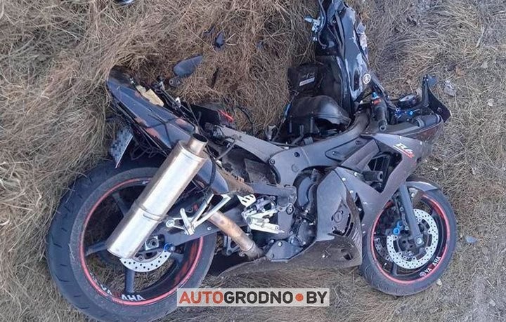 В Беларуси произошла первая серьезная авария с участием мотоциклиста в 2022 году. Опубликовано видео