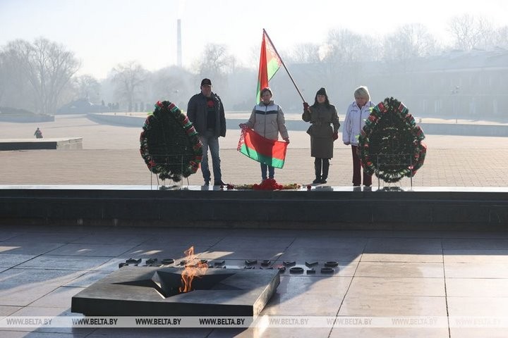 Участники автопробега ко дню Хатынской трагедии стартовали от Брестской крепости