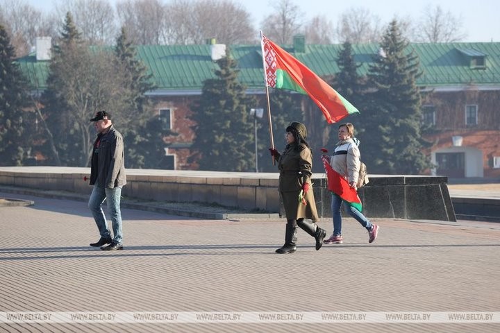 Участники автопробега ко дню Хатынской трагедии стартовали от Брестской крепости